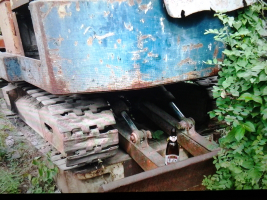 ฝากขาย แมคโคร PC 20 เครื่อง 3 สูป ใช้งานได้ปกติ แค่จอดนานไปหน่อย เครื่องดีครับ แถมหัวเจาะพื้นให้ฟรี แทคเหล็กใช้งานน้อย ขายถูกครับ