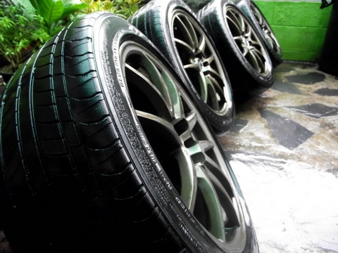 ล้อ 16 พร้อมยาง 6500 ครับ ล้อ 16 พร้อมยาง 6500 ครับ