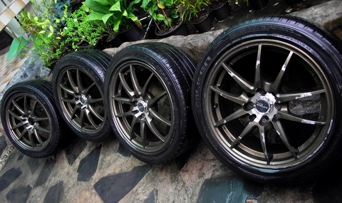 ล้อ 16 พร้อมยาง 6500 ครับ ล้อ 16 พร้อมยาง 6500 ครับ