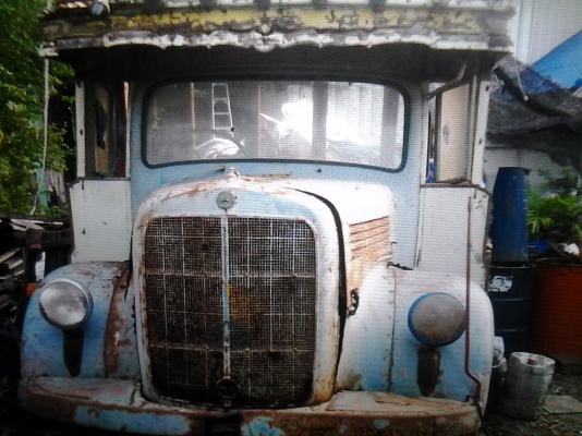 ขายครับ รถเบนซ์ 6 ล้อ โบราณ เครื่องยนต์ ดีเซล อีซูซุ 6 สูป