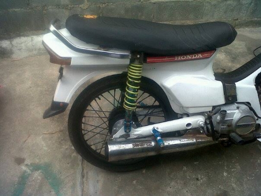 ลดราคา ดรีมคุรุสภา 8,500 บาท เหลือเพียง 6,900 บาท  ด่วนๆ  แหนว,ลูกสูบพึ่งเปลี่ยนใหม่ ไม่มีขวันขาว, เครื่องดังนิดหน่อยตามสตาย - สีสวยๆใหม่ๆ,ไฟท้ายใหม่,ระบบไฟยังอยู่ครบ เดิมๆ - อะไหล่ครบๆ เดิมๆ *** ไม่มีเล่มนะครับ สนใจโทร 082-7391165 หรือ 088-5188250 (โน๊ต