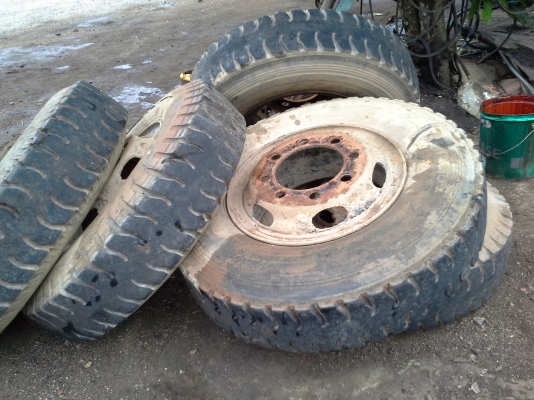 ขายยางสิบล้อ9.00