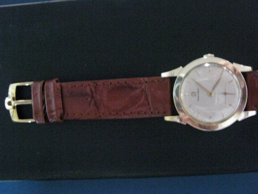 โอเมก้า ไขลาน โกลด์ฟิลด์ทั้งเรื่อน สวยตัวเรือนบางมาก เดิมทุกชิน เดินดีมากๆ ราคาไม่แพงครับ