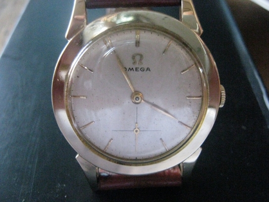 โอเมก้า ไขลาน โกลด์ฟิลด์ทั้งเรื่อน สวยตัวเรือนบางมาก เดิมทุกชิน เดินดีมากๆ ราคาไม่แพงครับ