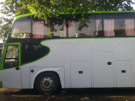 รถแอร์ชั้นครึ่ง พร้อมใช้งาน