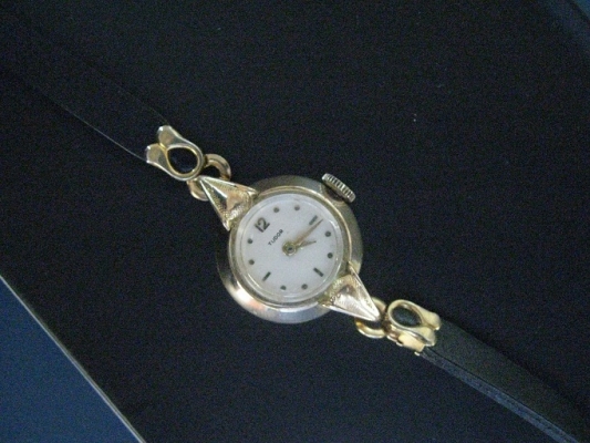 TUDOR ทิวดอร์ ไขลาน ของสตรี สภาพสมบูรณ์ ทองแปะ เดินดีมาก เดิมๆ ราคาไม่แพงครับ