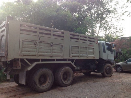 รถฮีโน่ 10 ล้อดั้ม FM226  220 แรงม้า.   สนใจติดต่อ 081 - 6079515