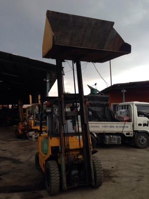 ขาย ฟอล์คลิฟต์ 2.0 ตัน TCM FD20Z2 ดีเซล งาฮิ้งฟอล์ค+บุ้งกี๊ ขาย ฟอล์คลิฟต์ 2.0 ตัน TCM FD20Z2 ดีเซล งาฮิ้งฟอล์ค+บุ้งกี๊