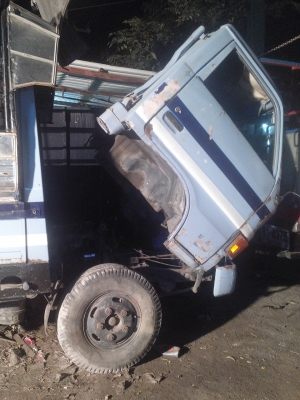 รถบรรทุก6ล้อกลาง