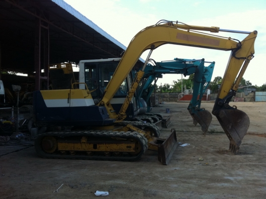 ขายรถขุด KOMATSU PC60-6 ไฟฟ้าเต็มระบบ เร็ว แรง แทร็คยาง ราคาถูก ต่อรองได้แน่นอน พร้อมใช้งานได้เลย ของเก่านอก ไม่เคยใช้งานในไทยมาก่อน ครบชุดไปเลย ** ราคาต่อรองได้ ** ตามรูปไปเลย **รถพร้อมใช้งานได้เลย เดี๋ยวนี้ **