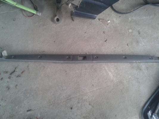 ขายพลาสติกครอบฝาท้าย A31  ของยังอยู่คับ26 05 57