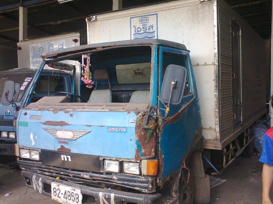 (ไม่เอาตู้เหลือ 250,000ด่วน)ขาย KM779 ยาว 5.5 เมตร 117 แรง เครื่องดี ใช้งานปกติครับ