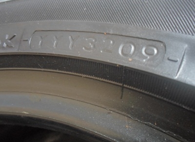 ยาง,Neova AD08 195/50R15 มีเส้นเดียวครับ