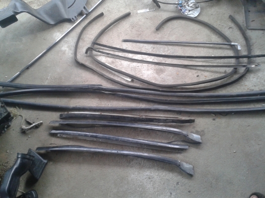 ขายคิ้วข้างกระจกบานหน้า กระดูกงูA31 150บาท