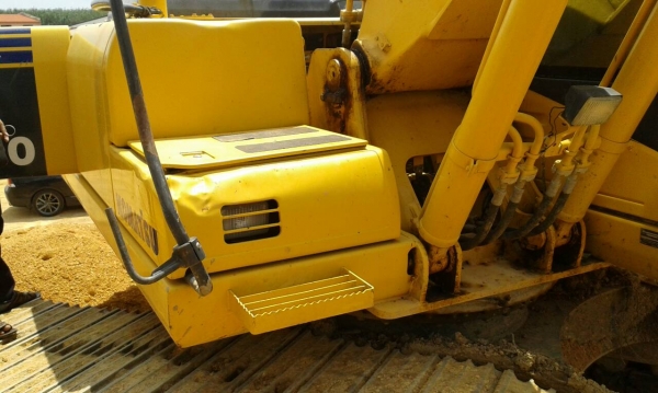 ขายดาวน์...PC200-7 ใช้เกือบ4700ชม..รถสวยเดิมๆ S/N C80088