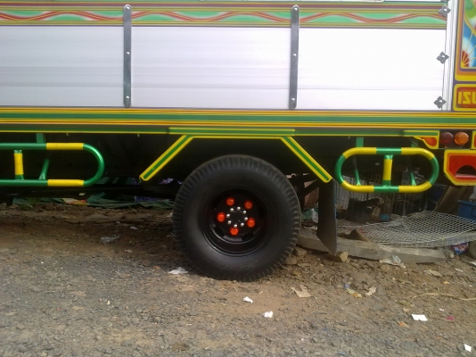 ขายหกล้อดั้ม อีซุ