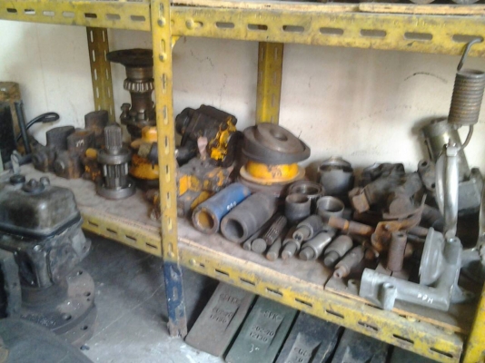 ขายเหมาอะไหล่จักรกลหนัก ตามรูป ทุกอย่างเหมา 35000