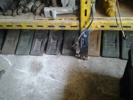 ขายเหมาอะไหล่จักรกลหนัก ตามรูป ทุกอย่างเหมา 35000