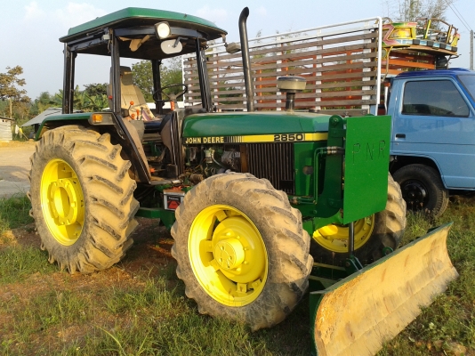 ขายรถไถjohn deer2850