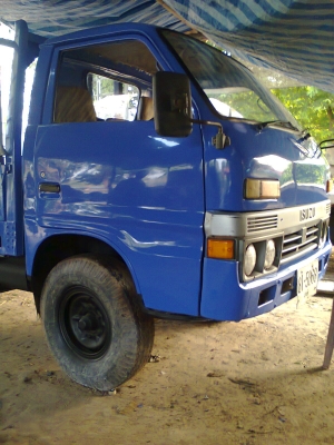 รถบรรทุกเล็ก 4 ล้อ 88 แรงเกียร์สั้น รถบรรทุกเล็ก 4 ล้อ 88 แรงเกียร์สั้น