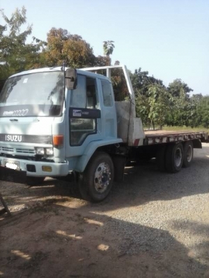 ขายเทเลอร์ISUZU 1เพลา สภาพสวยพร้อมใช้ ราคาต่อรองได้ ติดต่อได้ที่คุณอ๊อฟ พิจิตร 086-737-9991
