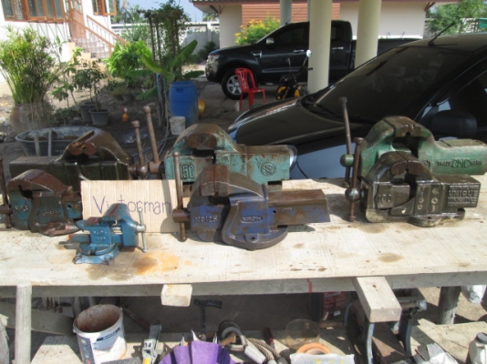 ปากกาจับงานขนาดต่างๆมากมายครับ