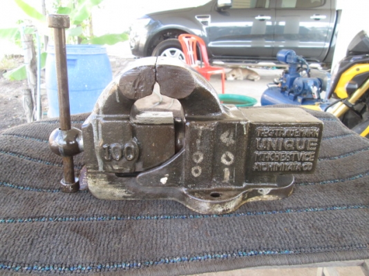 ปากกาจับงานขนาดต่างๆมากมายครับ ปากกาจับงานขนาดต่างๆมากมายครับ