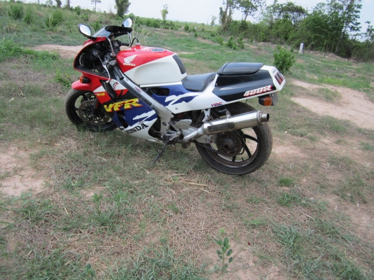 ธานา//กาฬสินธุ์ VFR400  NC30  Y92    เดิมๆทุกเม็ดต้องการแลก /ขาย
