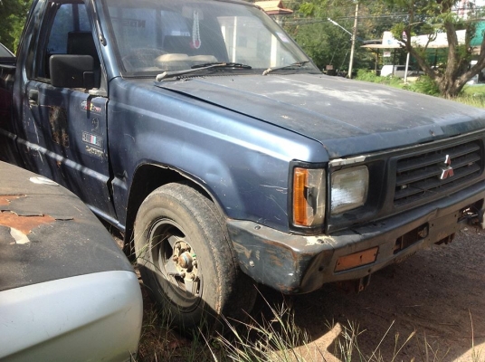 ขาย Cyclone ปี 38 จอโค้ง รถพร้อมใช้ ภาษีขาด 1 เดือน เล่มพร้อม ขาย Cyclone ปี 38 จอโค้ง รถพร้อมใช้ ภาษีขาด 1 เดือน เล่มพร้อม