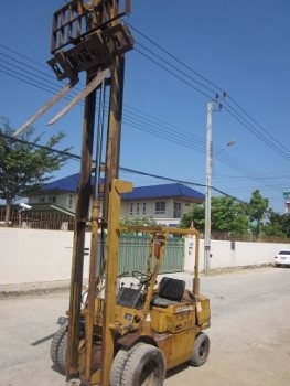 ขาย- รถยก โฟร์คลิฟท์ MITSUBISHI: FD25 ขนาด 2.5 ตัน เครื่องดีเซล เสาสูง 4  เมตร งาดั๊มได้