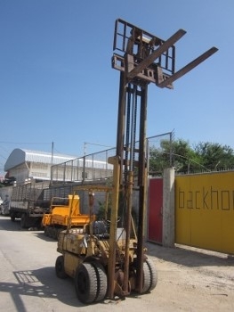 ขาย- รถยก โฟร์คลิฟท์ MITSUBISHI: FD25 ขนาด 2.5 ตัน เครื่องดีเซล เสาสูง 4  เมตร งาดั๊มได้