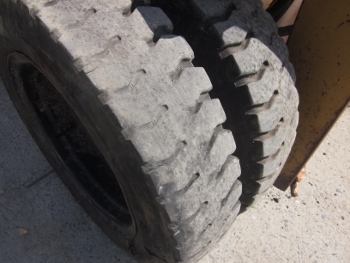 ขาย- รถยก โฟร์คลิฟท์ MITSUBISHI: FD25 ขนาด 2.5 ตัน เครื่องดีเซล เสาสูง 4  เมตร งาดั๊มได้