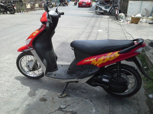 mio ปี 48 สีแดง รถบ้าน สภาพเดิมๆ เครื่องแน่น ไม่หลวม ไม่มีควัน เอกสารครบถ้วน