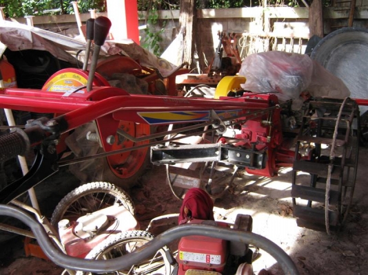 ขายรถใหม่ซื้อมา ลงนาแค่ครั้งเดียว ประมาณ 8 ชั่วโมง แถม คราด หัวหมู ขายรถใหม่ซื้อมา ลงนาแค่ครั้งเดียว ประมาณ 8 ชั่วโมง แถม คราด หัวหมู