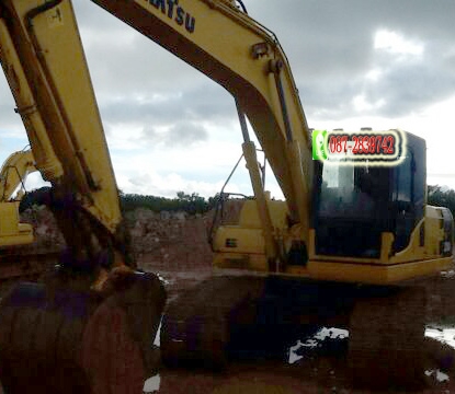 ขาย  แบคโฮ KOMATSU  PC 200-8   เดินเครื่อง 5,5xx  ชม.  ติดไลน์สำหรับหัวกระแทก