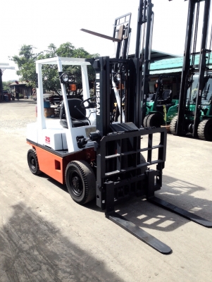 ***ขายรถยกเก่านอกแท้100\%*** NISSAN FD25 เสา3เมตร หิ้ง สนใจสินค้าติดต่อ083-062-0223