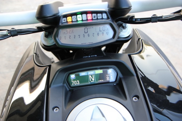 ++++ขาย DUCATI DIAVEL ABS ปี2013 ทะเบียนพร้อมครับ ++++