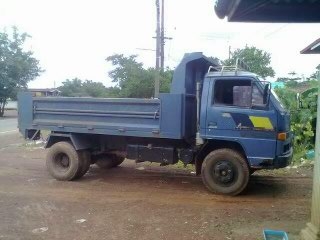 NPR  59  LU5  เครื่อง  4  BD 1เครื่อง  115แรงม้า ปี  32  Fหน้าหลัง