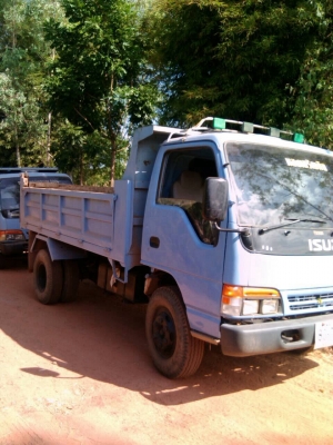 NPR 120hp ดั้มสวยๆจากห้าง ปี46 รถใช้งานทุกวันไม่จุกจิก เดิมๆจ้า