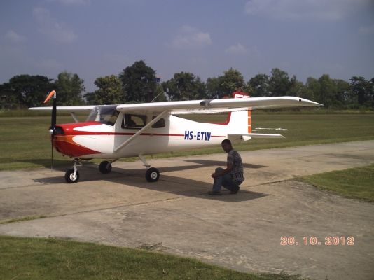 เครื่องบิน cessna 150B เครื่องบิน cessna 150B