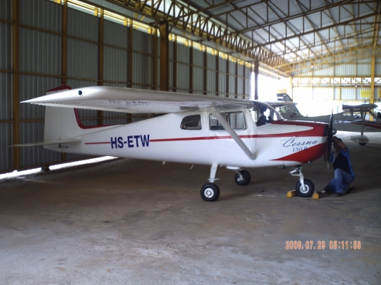 เครื่องบิน cessna 150B เครื่องบิน cessna 150B