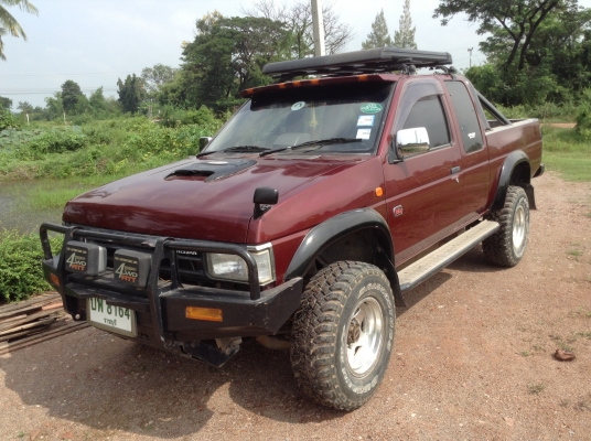 Nissan Big M Cab 4WD.