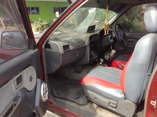 Nissan Big M Cab 4WD.