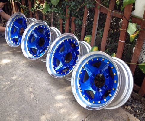 ขายล้อ 3 ชิ้นแท้ขอบ 15x7 ET0 6/139.7 สีน้ำเงินแก้วขอบเงา หมุดทอง สวยไม่เหมือนใครครับ