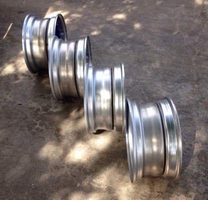 ขายล้อ 3 ชิ้นแท้ขอบ 15x7 ET0 6/139.7 สีน้ำเงินแก้วขอบเงา หมุดทอง สวยไม่เหมือนใครครับ