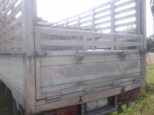 ขายกระบะเสตนเลสตามสภาพใส่กับ. 6. ล้อ. ฮีโน่