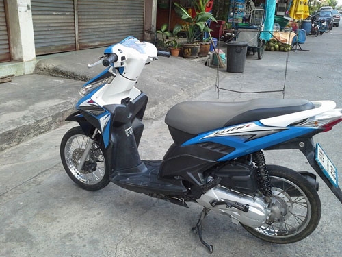 click I ปี 54 รถบ้าน สวย เดิมๆ เครื่องดีมาก ชุดสีสวย มีเล่ม เอกสารพร้อม