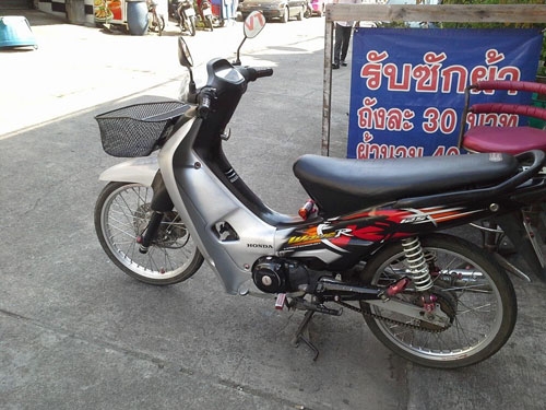 ขายด่วน Wave 100 ปี 47 เครื่องดี ไม่หลวม ไม่มีควันขาว เอกสารครบๆ ขับกลับบ้านได้เลย ขายด่วน Wave 100 ปี 47 เครื่องดี ไม่หลวม ไม่มีควันขาว เอกสารครบๆ ขับกลับบ้านได้เลย