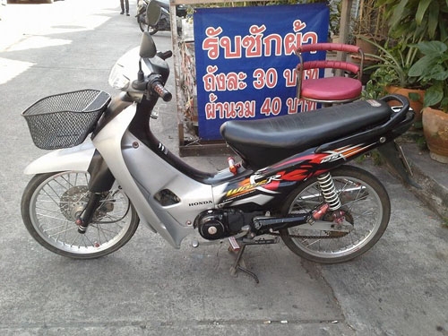 ขายด่วน Wave 100 ปี 47 เครื่องดี ไม่หลวม ไม่มีควันขาว เอกสารครบๆ ขับกลับบ้านได้เลย ขายด่วน Wave 100 ปี 47 เครื่องดี ไม่หลวม ไม่มีควันขาว เอกสารครบๆ ขับกลับบ้านได้เลย