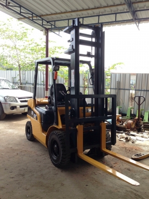 ขายรถยก 2.5 ตันสูง 4 เมตร ดีเซล เกียร์ออโต้ สวยมากรับประกันคุณภาพ